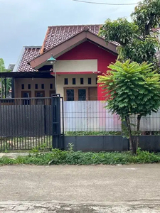 Dijual Rumah di Komplek Kavling UI Depok Akses Jalan Lebar Tanah Luas