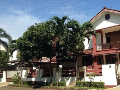 Dijual Rumah Luas Lokasi Strategis di Bintaro