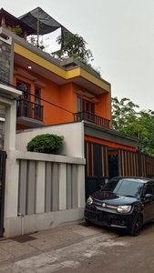 Dijual Rumah Split Level Siap Huni dan Strategis @Peninggilan, Ci