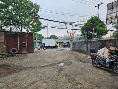 Disewakan Gudang Luas Strategis di Jalan Raya Narogong Bekasi