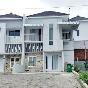 Hunian mewah modern 2 lantai karangploso malang