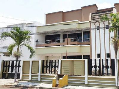 Rumah Bagus 2 Lantai SHM di Dharmahusada Indah Barat