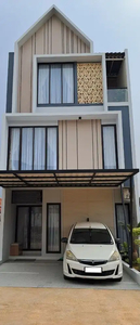 Rumah Jl.Raya Pejaten,3 LANTAI Pasarminggu Jaksel Kota Jakarta Selatan