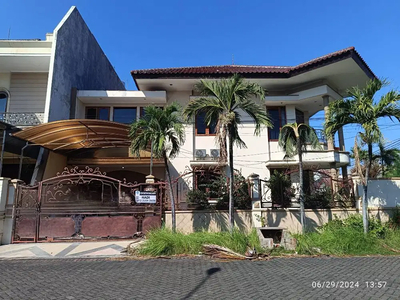 Rumah mediteran terawat siap huni furnish di Manyar Kertoadi dkt merr