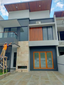 Rumah Modern Minimalis Dalam Perum Di JL. Kaliurang KM. 8 Dekat UGM