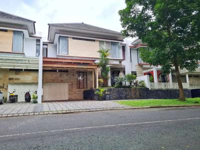 Turun Harga!!! Rumah Mewah Kawasan Elite Boulevard Permata Jingga