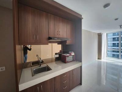 DI SEWAKAN APARTEMEN BIZT LOFT U RESIDENCE 2 LANTAI SEMI FURNISH