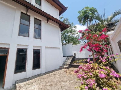 FOR RENT NEWLY RENOVATED VILLA WITH OCEAN AND GWK VIEW IN UNGASAN