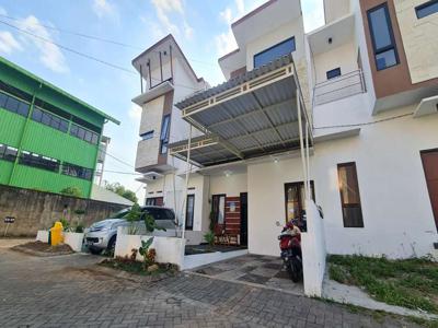Homestay Villa di Malang Dekat UB