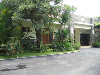 House for rent at Ampera Kemang with large garden