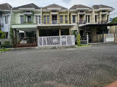 Jual rumah siap huni, SHM, LT 180. LB 280. Cluster Gardenia Residence