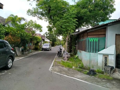 Jual tanah bonus bangunan lokasi sumber luas 150m harga 750jt nego