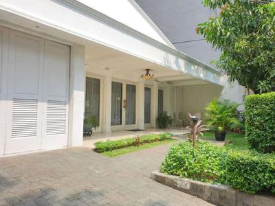 Rumah Asri area Elit Jl. Lamandau, Kebayoran Baru, Jakarta Selatan
