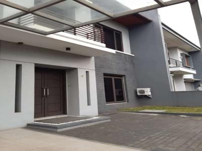 Rumah Dijual Singgasana Pradana Bandung Baru Minimalis