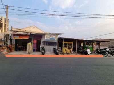rumah induk dan kios usaha area bisnis UNS di Jebres Surakarta