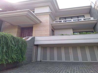 Rumah Mewah Fasilitas Swmmg Pool & Lift Jl. Hang Lekiu, Kebyoran Baru