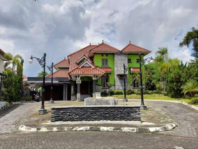Rumah Mewah Halaman Luas di Merapi View