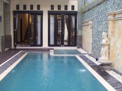 Villa Cantik Strategis 4 Bedroom Kerobokan Badung Bali