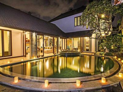 Disewakan Harian Villa 5 Kamar Tidur di Seminyak Bali - BVI2481