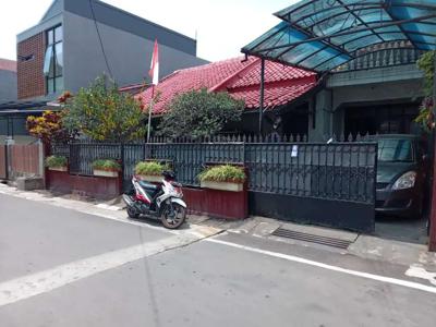 Rumah di Antapani, siap huni, jalanbesar siap huni. Nyaman banget