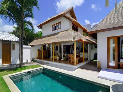 Sewa Harian Villa Mewah 3 Kamar Tidur di Seminyak Bali - BVI42644