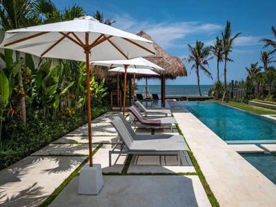 Sewa Villa Pinggir Pantai, 3 Kamar di Dekat Canggu Bali - BVI30405