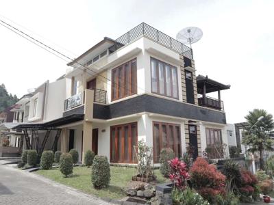 Villa Kusuma Pinus M31 Batu