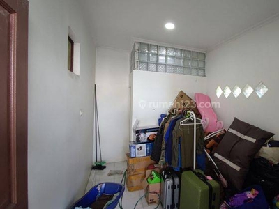 Chandra Rumah Furnish 3 Lantai Sewa Uk 4x12m Lokasi Bagus di Jelambar