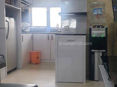 Dijual Apartment 2 Kamar Full Furnish Modern di Sudirman Suites