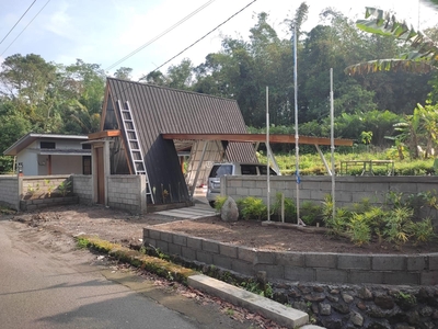 Dijual Villa LT 683m2 LB 200m2 Plus Kolam Renang Di Jogja Utara Dekat Pasar Pakem - Sleman