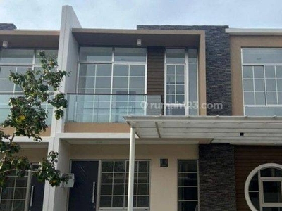 Disewakan Rumah Pik 2 8x10 2 Lantai Tersedia Jg Ukuran Lain Dan di Cluster Lainnya.