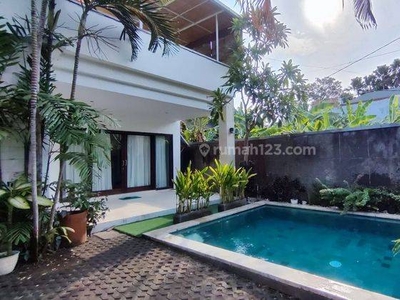 FOUR BEDROOMS VILLA FOR RENT YEARLY AT UMALAS