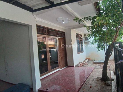 Rumah 2 Lantai Sudah Renovasi di Pulo Asem, Jakarta Timur