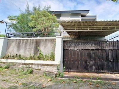 Rumah Luas Papandayan 2 Lantai Gajahmungkur, Semarang