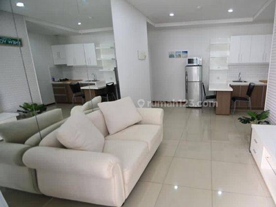 Sewa Apartemen Thamrin Residence 2 Bedroom Lantai Sedang Furnished