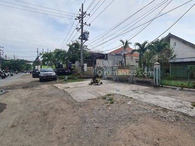Tanah Dan Bangunan Cocok Usaha Lokasi Strategis Jl. Raya Karang Asem code Dvo