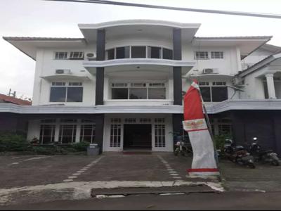 Di jual murah hotel aktif lokasi jalur provinsi Sukarno Hatta