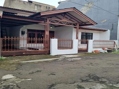 For Sale Rumah di Villa Bintaro Indah
