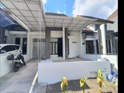 Rumah Siap Huni Semi Furnish Bukit Telaga Golf Surabaya Barat