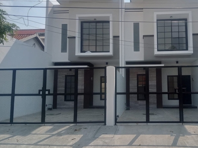 Dijual 04. Rumah Baru 2lantai minimalis modern MURAH di Rungkut