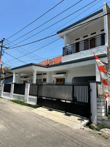 Di sewa / dikontrakan rumah di Riung Bandung baru renovasi