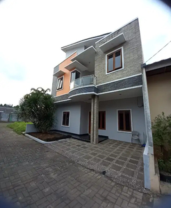 Dijual rumah baru cantik terawat di Jombang BSD