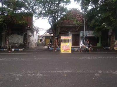 Dijual Rumah Tua Hitung Tanah di Pusat Kota Kabupaten Tulungagung