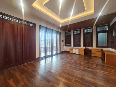 For Rent, Luxury House Dengan Kolam Renang area Kota Baru Parahyangan