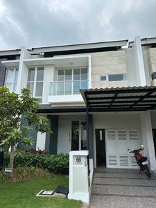 Jual cepat rumah 2 lantai vivaldi gading serpong