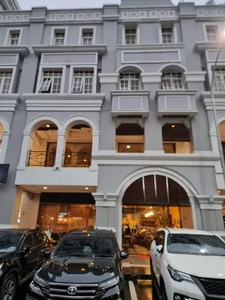 ruko moi gading dengan luas 10x18m cocok untuk coffee shop & klinik