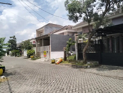Rumah 1 Lantai Puri Safira Regency De Nizar Menganti Gresik