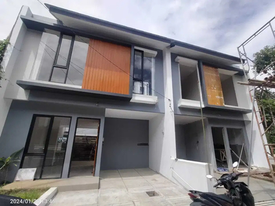 Rumah baru modern minimalis 2 lantai belakang superindo margahayu raya