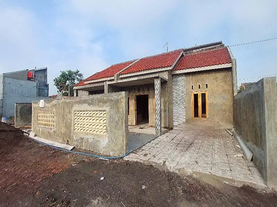 Rumah Baru Modern Siap Huni Lokasi Banyuanyar Solo Istimewa