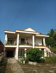 Rumah besar Sukabumi